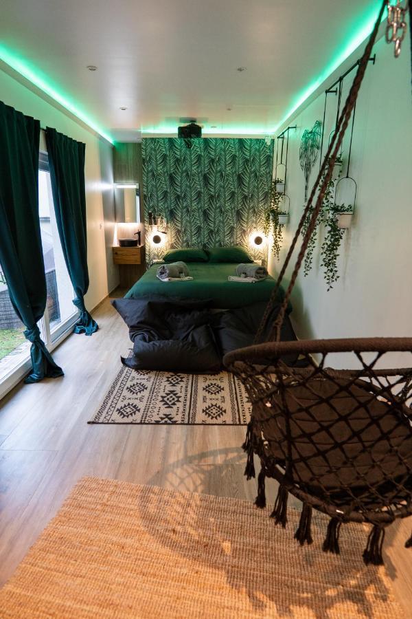 Capsule Thailande I Sauna I Balneo I Console I Jeux En Bois I Cinema I Cour Interieure Trith-Saint-Leger Exteriér fotografie