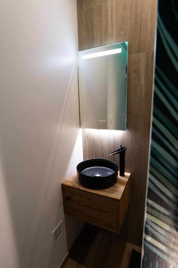 Capsule Thailande I Sauna I Balneo I Console I Jeux En Bois I Cinema I Cour Interieure Trith-Saint-Leger Exteriér fotografie