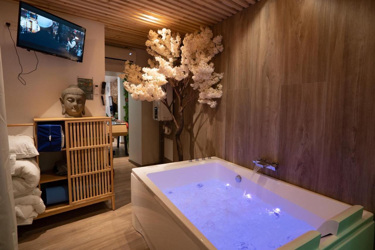 Capsule Thailande I Sauna I Balneo I Console I Jeux En Bois I Cinema I Cour Interieure Trith-Saint-Leger Exteriér fotografie